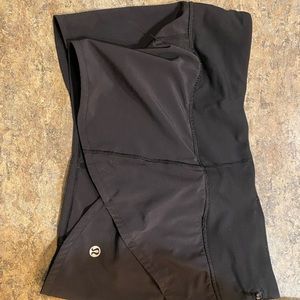 Lululemon 2.5” shorts